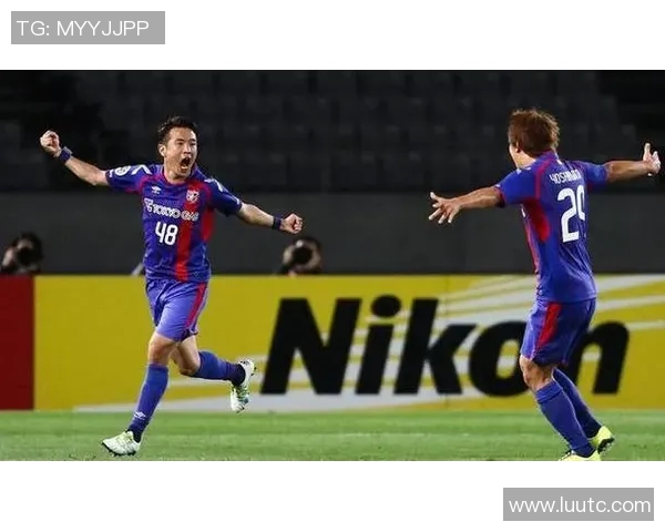 广岛三箭对阵磐田直播全程回顾与精彩瞬间分析